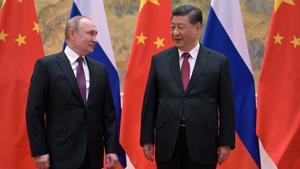 Vladiamir Putin con Xi Jinping durante una reunión en Pekín, en febrero de este año. 