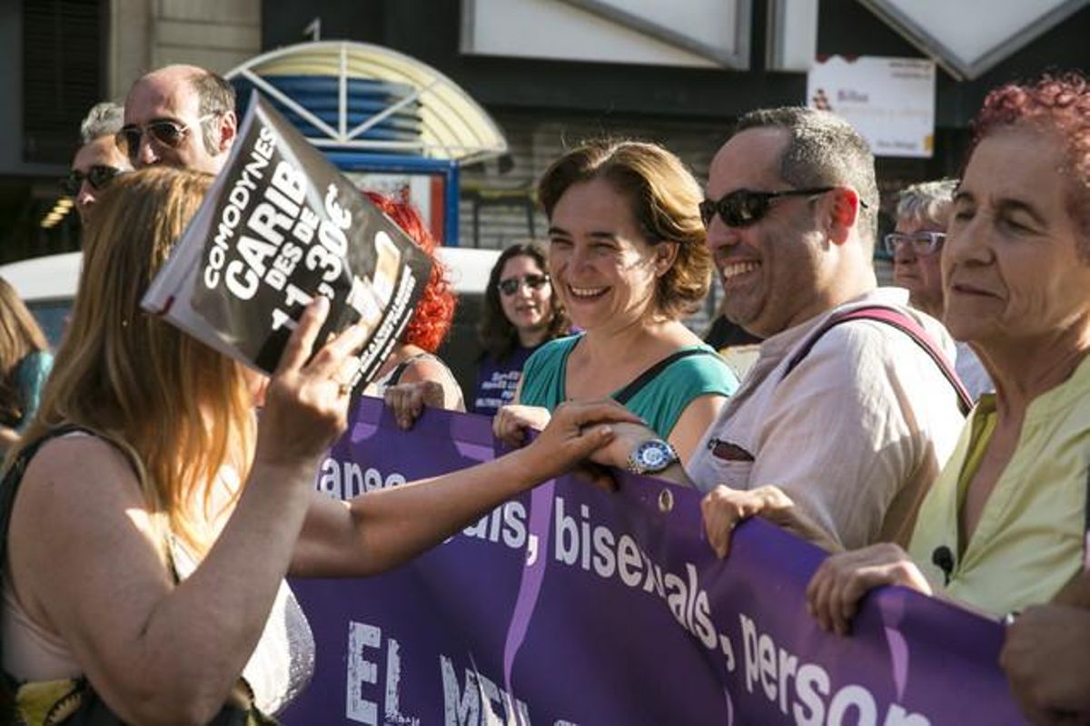 Ada Colau, en la manifestación del Día del Orgullo Gay en Barcelona. Ada Colau, en la manifestación del Día del Orgullo Gay en Barcelona.