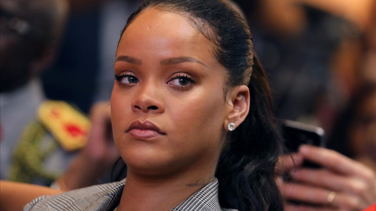 Rihanna enfonsa Snapchat per riure's de la pallissa que li va donar el seu exnòvio Chris Brown