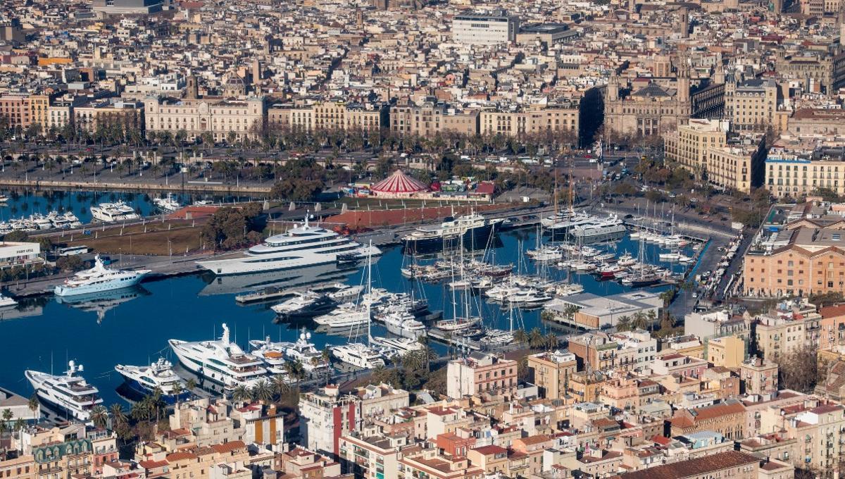 Vista aérea de parte del Port Vell de Barcelona.