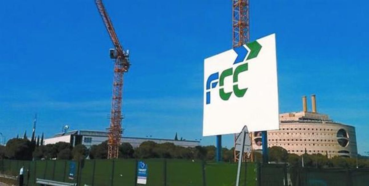 Obras de la constructora FCC en los alrededores de la Cartuja de Sevilla. Obras de la constructora FCC en los alrededores de la Cartuja de Sevilla.