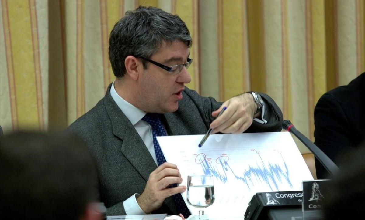 El ministro de Energía, Álvaro Nadal, el pasado enero en el Congreso. El ministro de Energía, Álvaro Nadal, el pasado enero en el Congreso.