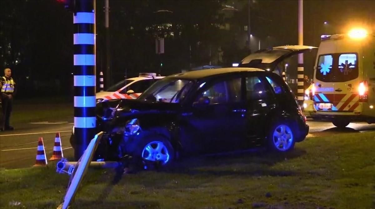 El taxi en el que viajaba Agüero, tras la colisión. El taxi en el que viajaba Agüero, tras la colisión.