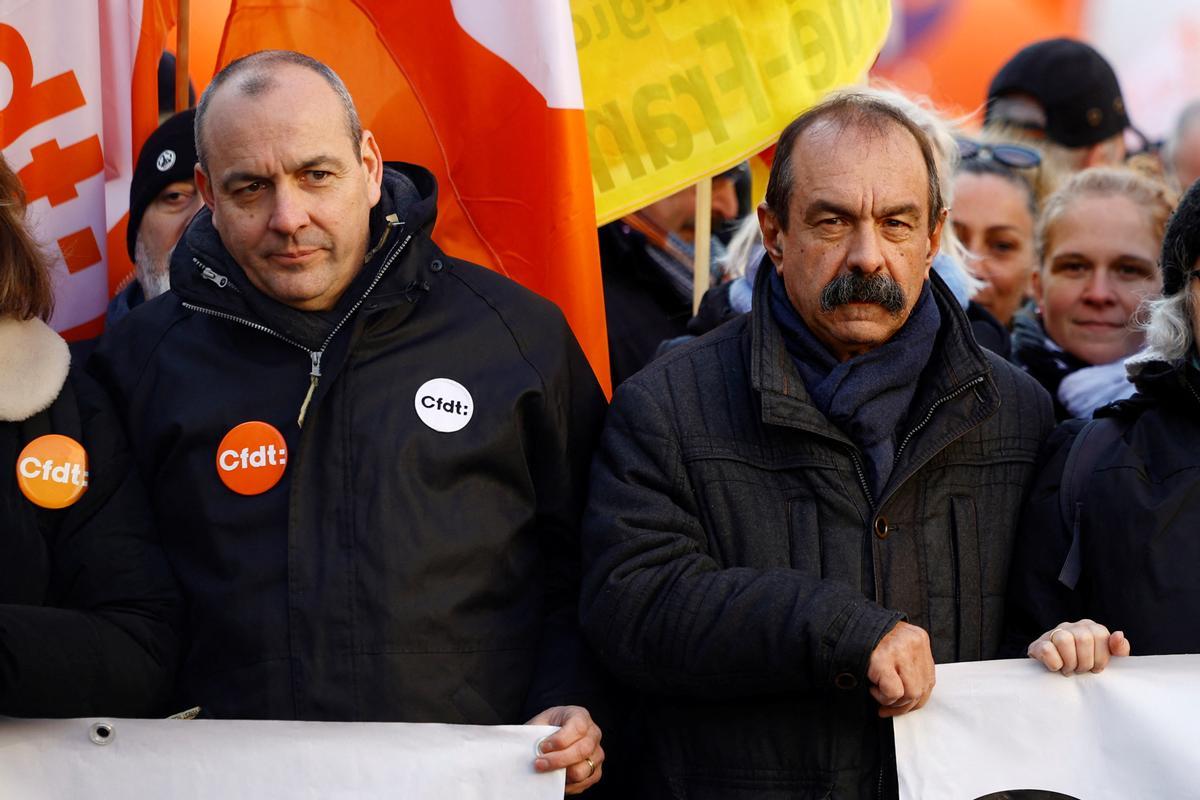 El líder del sindicato CFDT, Laurent Berger, y el de la CGT, Philippe Martinez, durante la manifestación contra la reforma de las pensiones el pasado 7 de febrero en París.