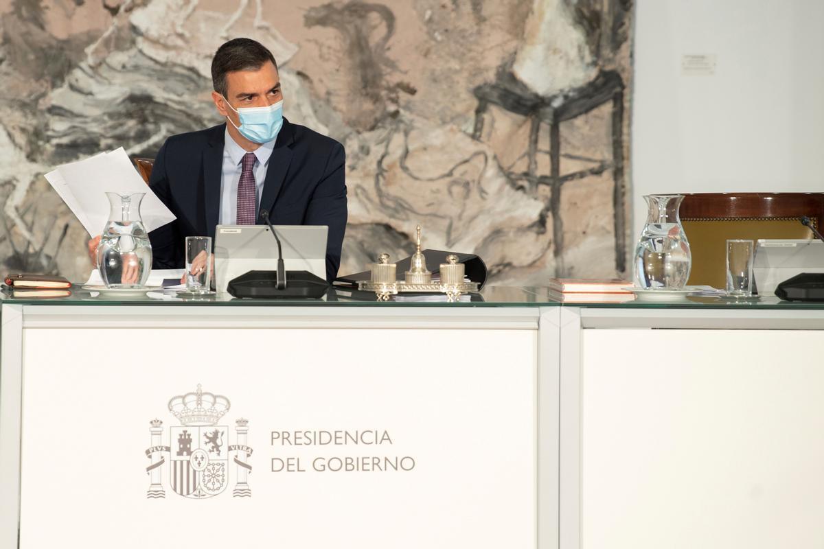 El presidente del Gobierno, Pedro Sánchez, durante la reunión del Consejo de Ministros del pasado 20 de abril de 2021 en la Moncloa. El presidente del Gobierno, Pedro Sánchez, durante la reunión del Consejo de Ministros del pasado 20 de abril de 2021 en la Moncloa.