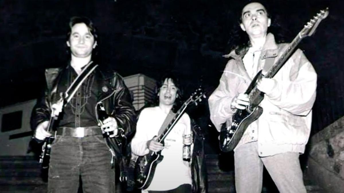 Carlos ’El Sucio’ (izquierda), con Robe (centro) y ’Salo’, en los años 90.