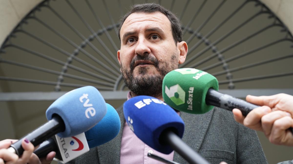 La fiscalia va denunciar l’avui alcalde de Badalona per no sancionar qui va edificar en un espai protegit La fiscalia va denunciar l’avui alcalde de Badalona per no sancionar qui va edificar en un espai protegit