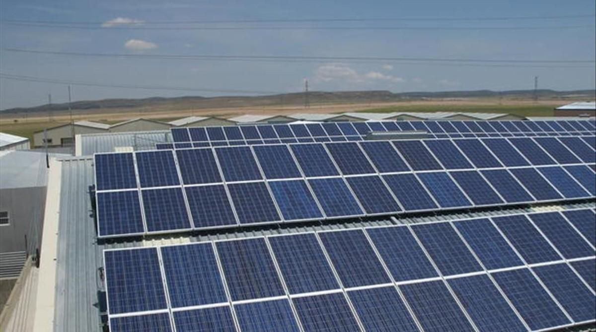 Instalación fotovoltaica en el techo de las instalaciones de Seat en Martorell. Instalación fotovoltaica en el techo de las instalaciones de Seat en Martorell.