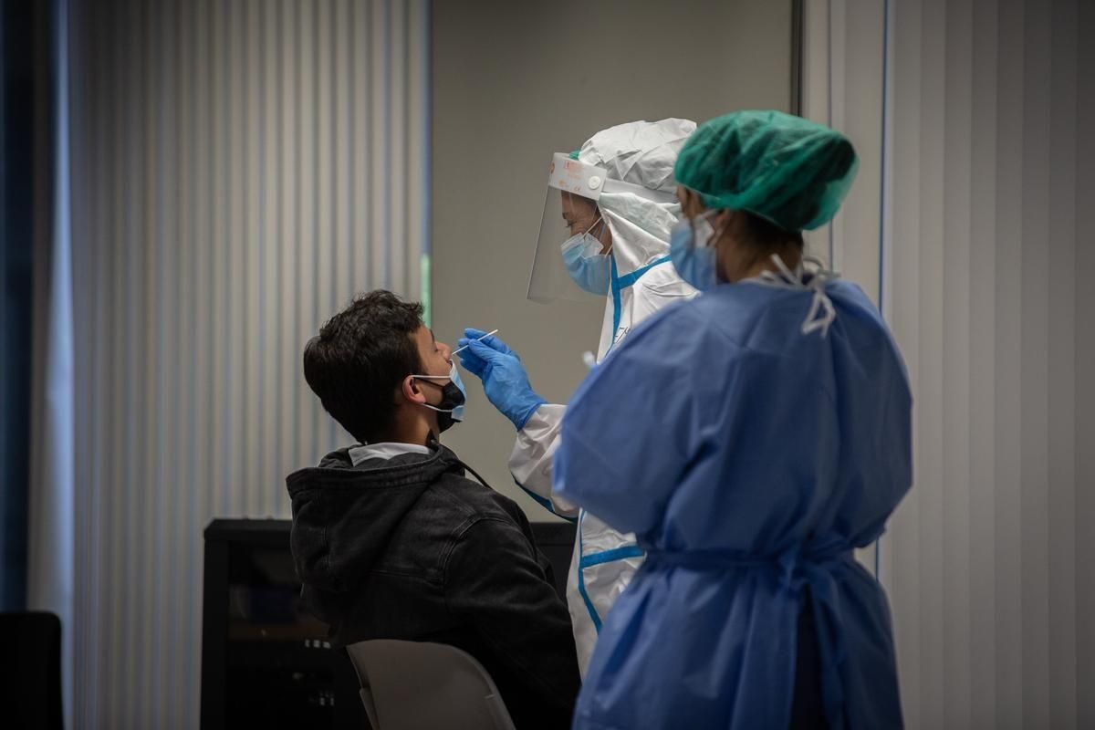 Covid a Catalunya: el virus es gripalitza i passa a ser «un virus respiratori més» Covid a Catalunya: el virus es gripalitza i passa a ser «un virus respiratori més»