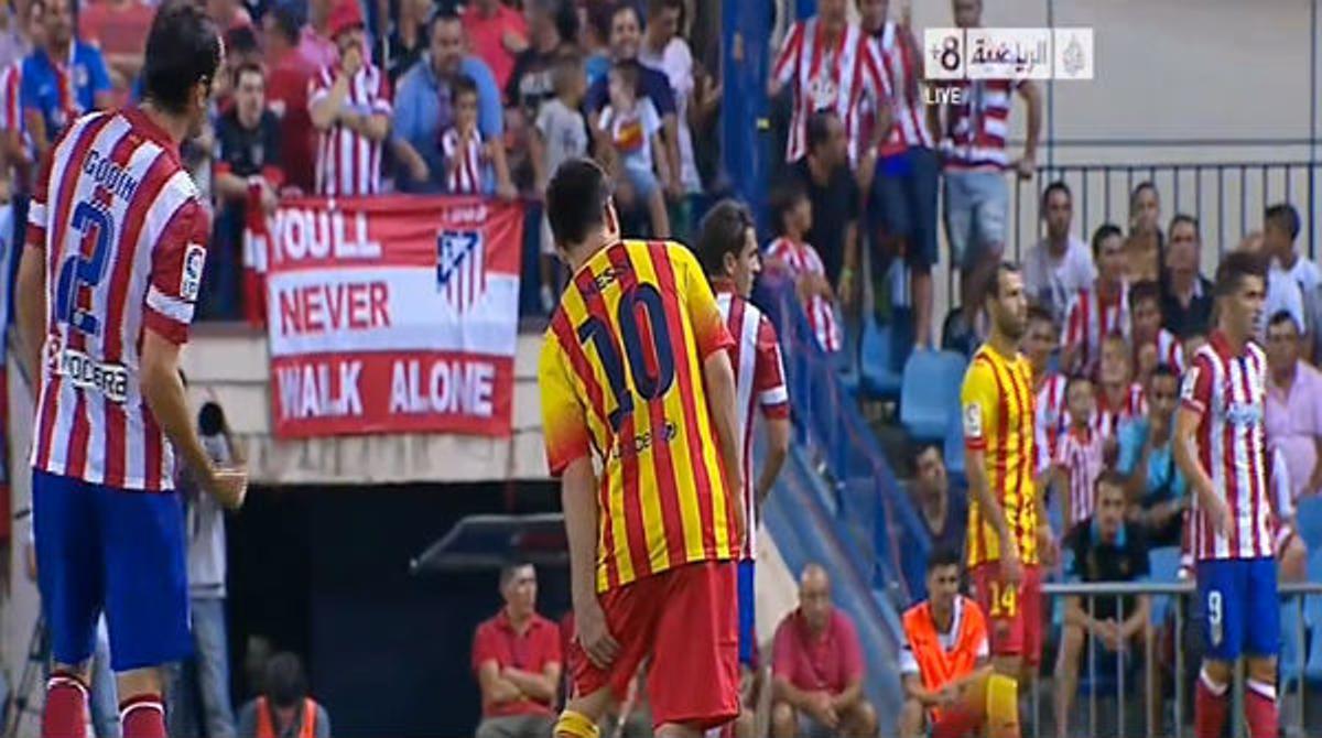 Vídeo del momento en el que Godín indica a Miranda que golpee a Messi en la pierna dañada.