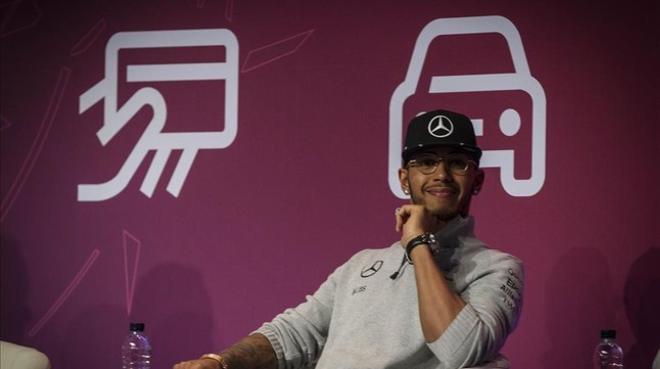 Conferencia del piloto Lewis Hamilton en el Mobile World Congress.