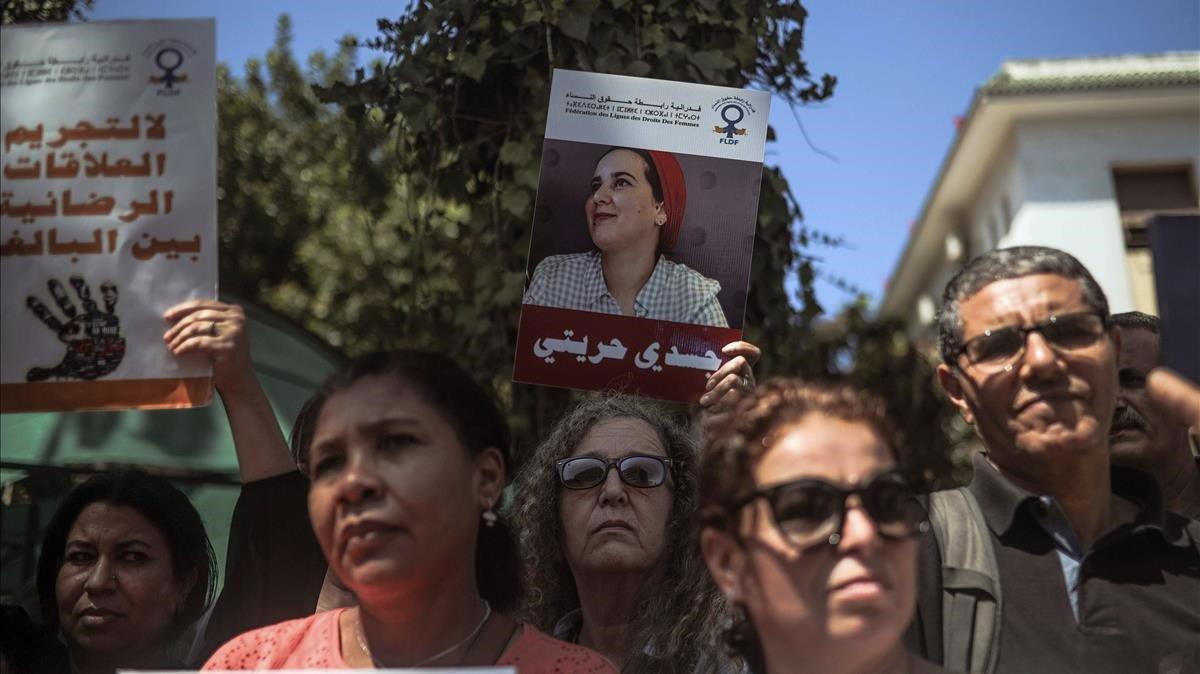 Manifestación frente a un tribunal de Rabat en solidaridad con la periodista Hajar Raissouni, el pasado 9 de septiembre.