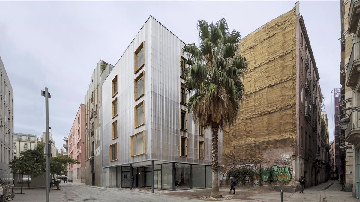APROP Ciutat Vella, popularmente conocido como la casa de contenedores, finalista en la categoría de Arquitectura de los Premios FAD.