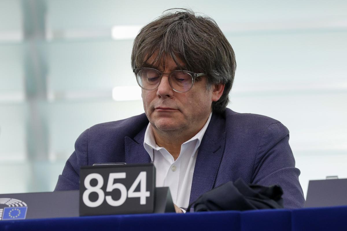 Carles Puigdemont. Carles Puigdemont.