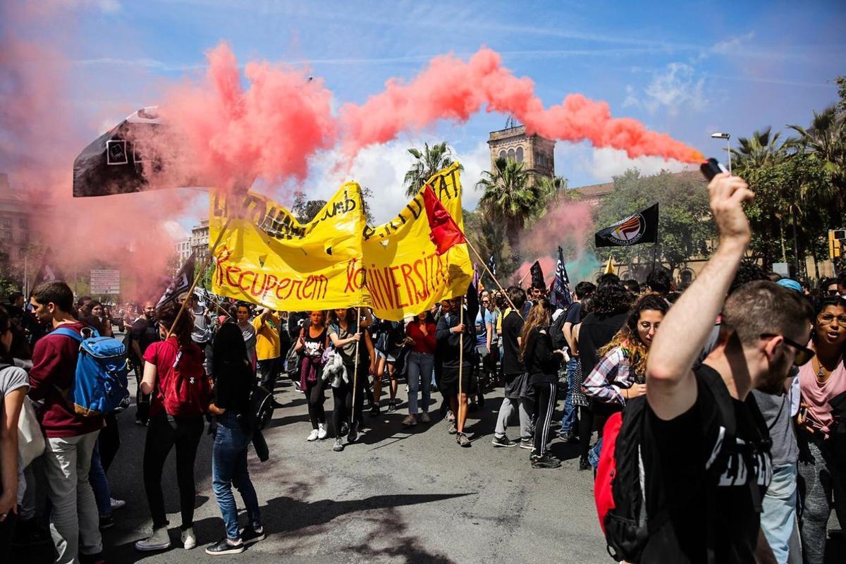 La protesta estudiantil contra les taxes no aconsegueix paralitzar la universitat