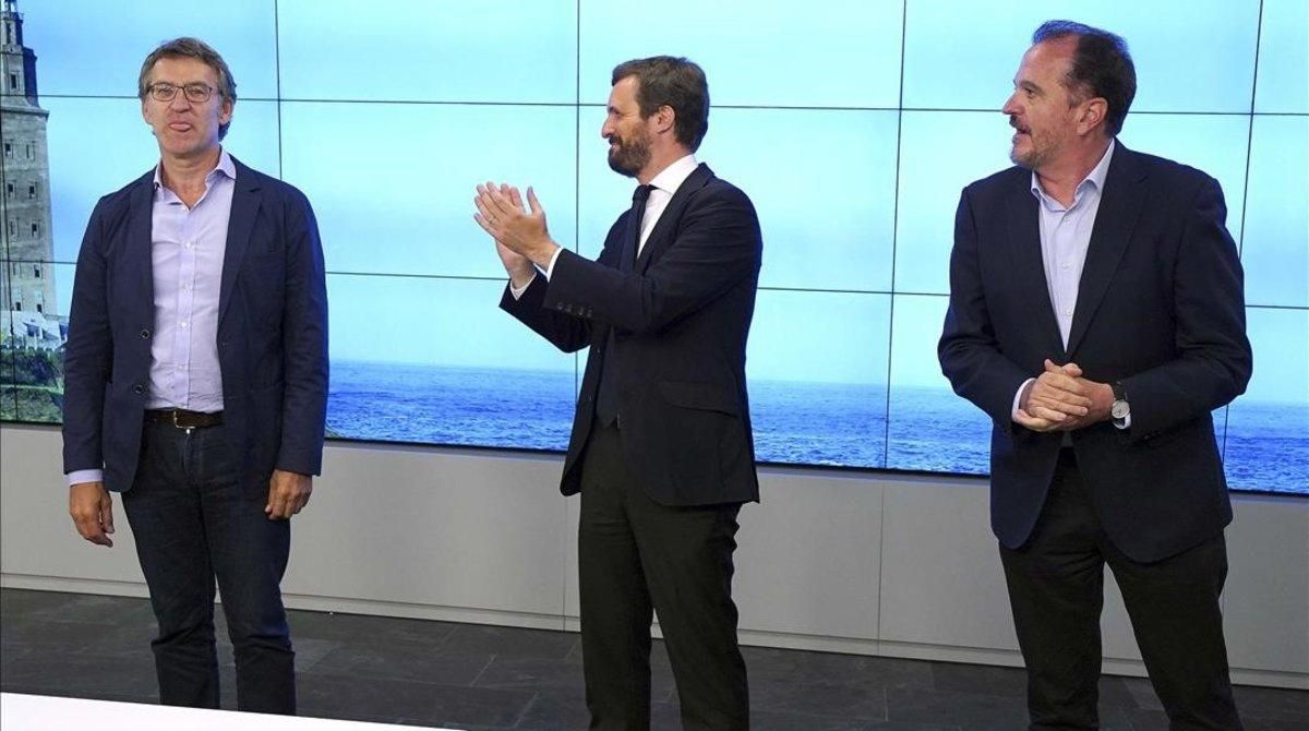 Feijóo celebra les polítiques «moderades» de Rajoy i Aznar Feijóo celebra les polítiques «moderades» de Rajoy i Aznar