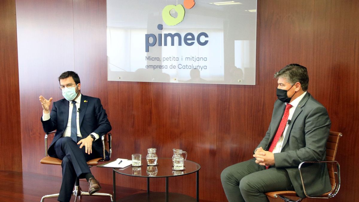 Pla mitjà del president de la Generalitat, Pere Aragonès, en el Comitè Executiu de PIMEC amb el president de la patronal, Antoni Cañete. Imatge del 8 de juny de 2021. (Horitzontal) Pla mitjà del president de la Generalitat, Pere Aragonès, en el Comitè Executiu de PIMEC amb el president de la patronal, Antoni Cañete. Imatge del 8 de juny de 2021. (Horitzontal)