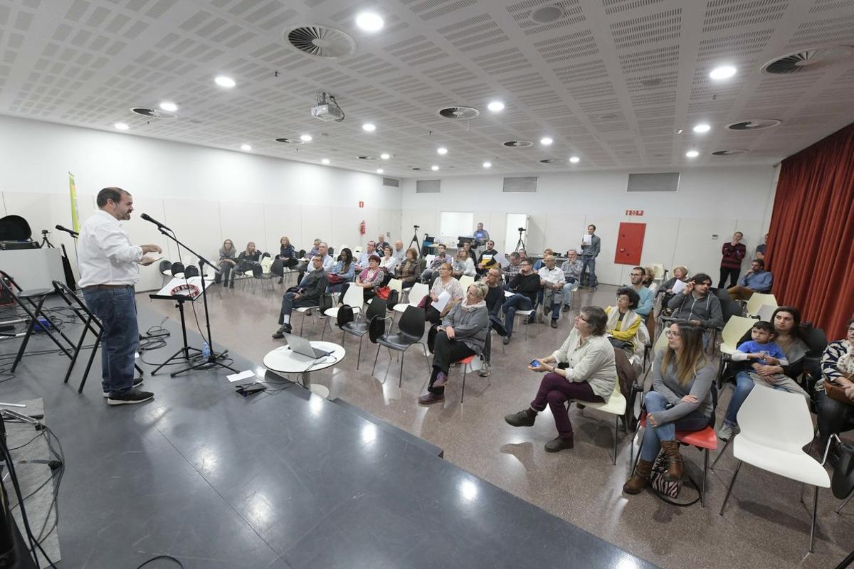 El auditorio de la biblioteca durante la presentación. El auditorio de la biblioteca durante la presentación.