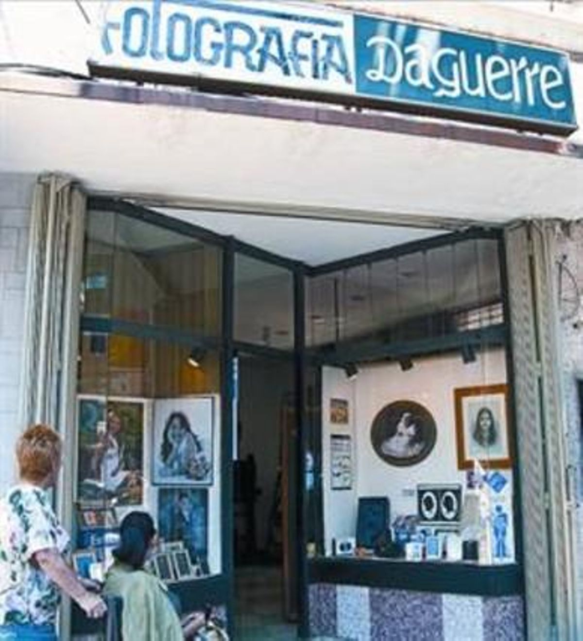 Fotos centenarias 8Fachada de la sede del estudio Daguerre. Fotos centenarias 8Fachada de la sede del estudio Daguerre.