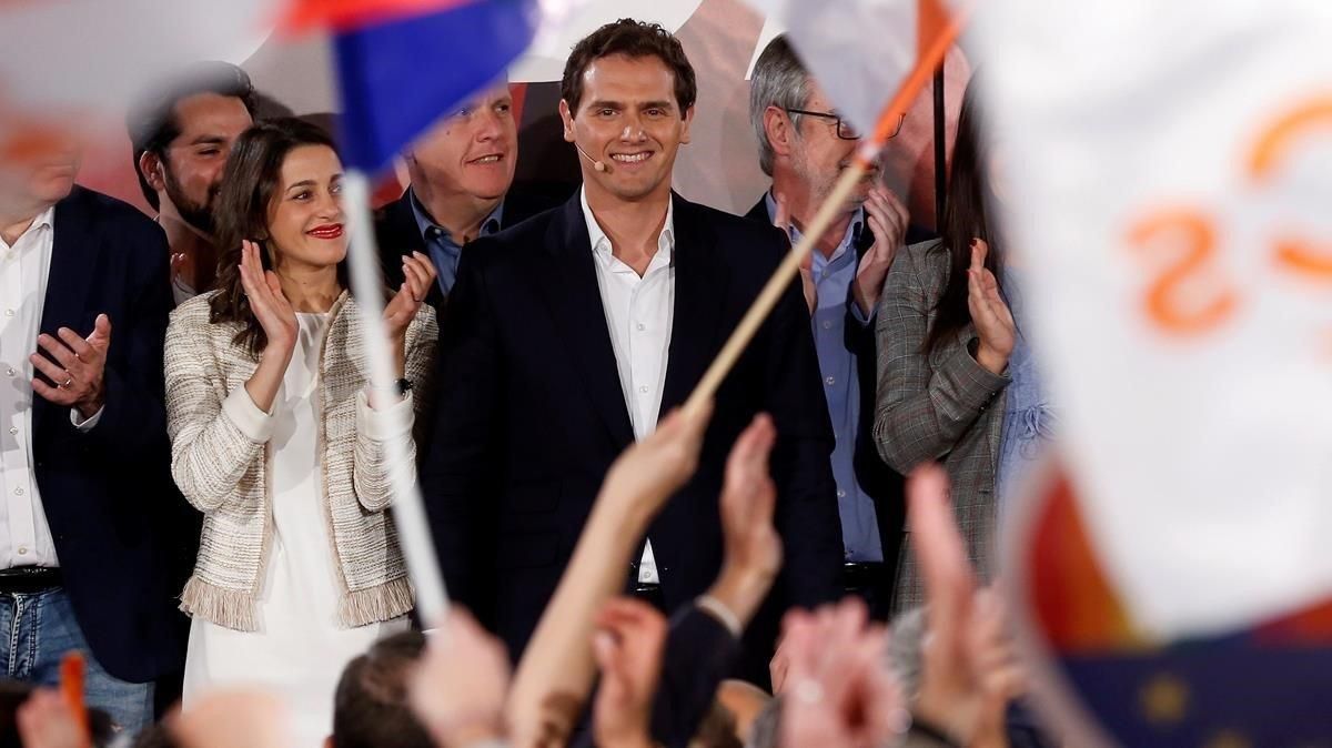 Albert Rivera junto a Inés Arrimadas en la valoración de los resultados electorales. Albert Rivera junto a Inés Arrimadas en la valoración de los resultados electorales.