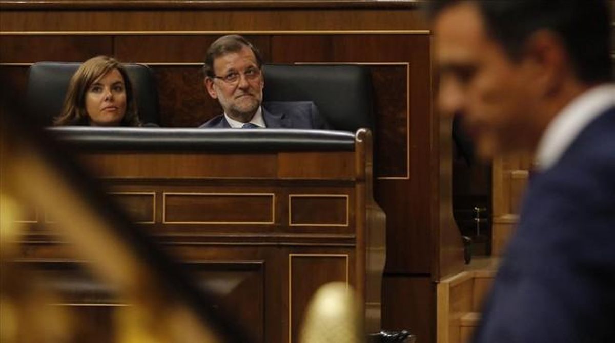 Sánchez interviene en el Congreso ante Rajoy y Santamaría, el pasado mes de agosto. Sánchez interviene en el Congreso ante Rajoy y Santamaría, el pasado mes de agosto.