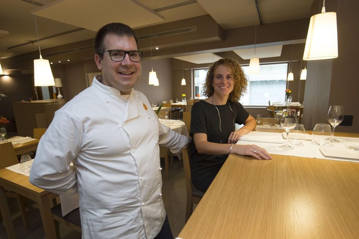 Xavi Ferraté y Alba Roig, en el luminoso comedor del nuevo Bresca. Xavi Ferraté y Alba Roig, en el luminoso comedor del nuevo Bresca.