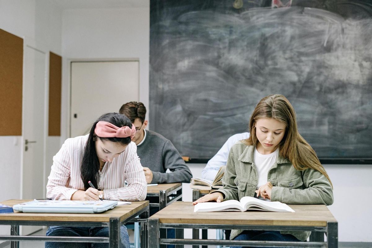 Pasar de curso teniendo suspensos, ¿es benefioso? Pasar de curso teniendo suspensos, ¿es benefioso?
