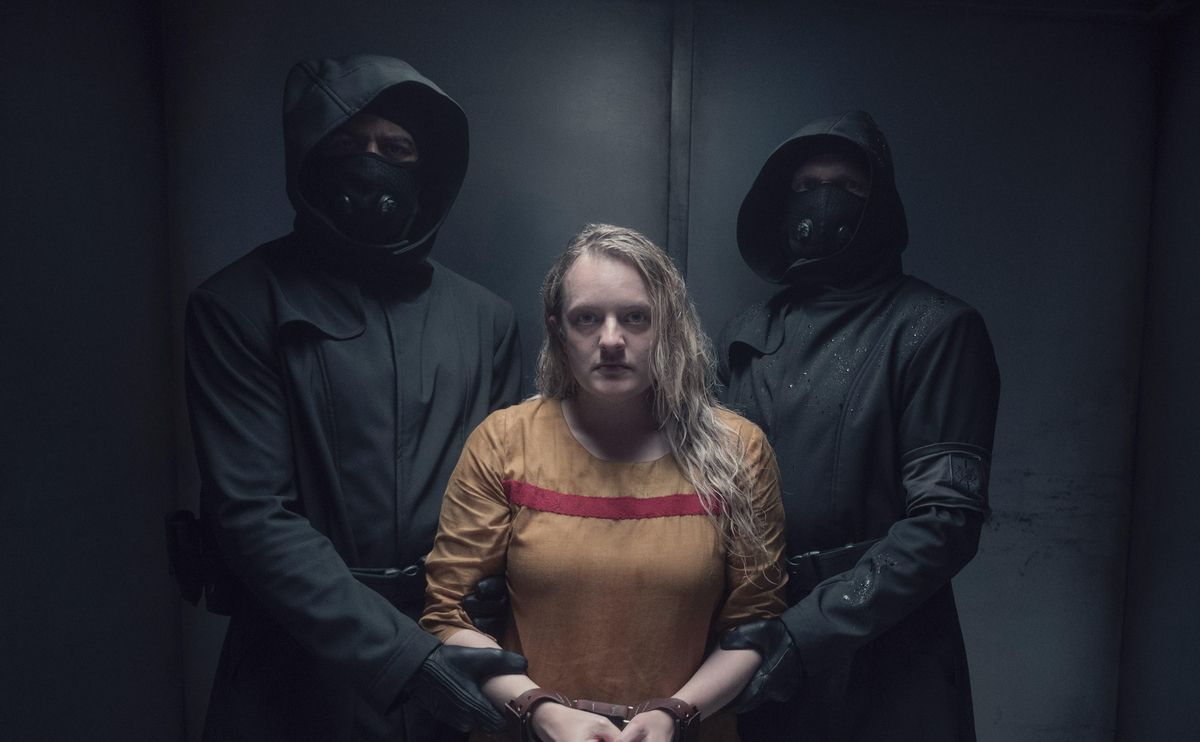 Elisabeth Moss, en el centro, en una imagen de la nueva temporada de ’El cuento de la criada’. Elisabeth Moss, en el centro, en una imagen de la nueva temporada de ’El cuento de la criada’.