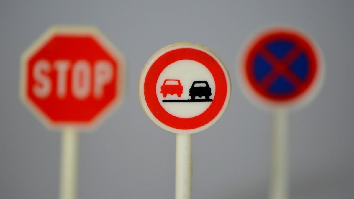 Seguridad vial: dónde está prohibido adelantar Seguridad vial: dónde está prohibido adelantar