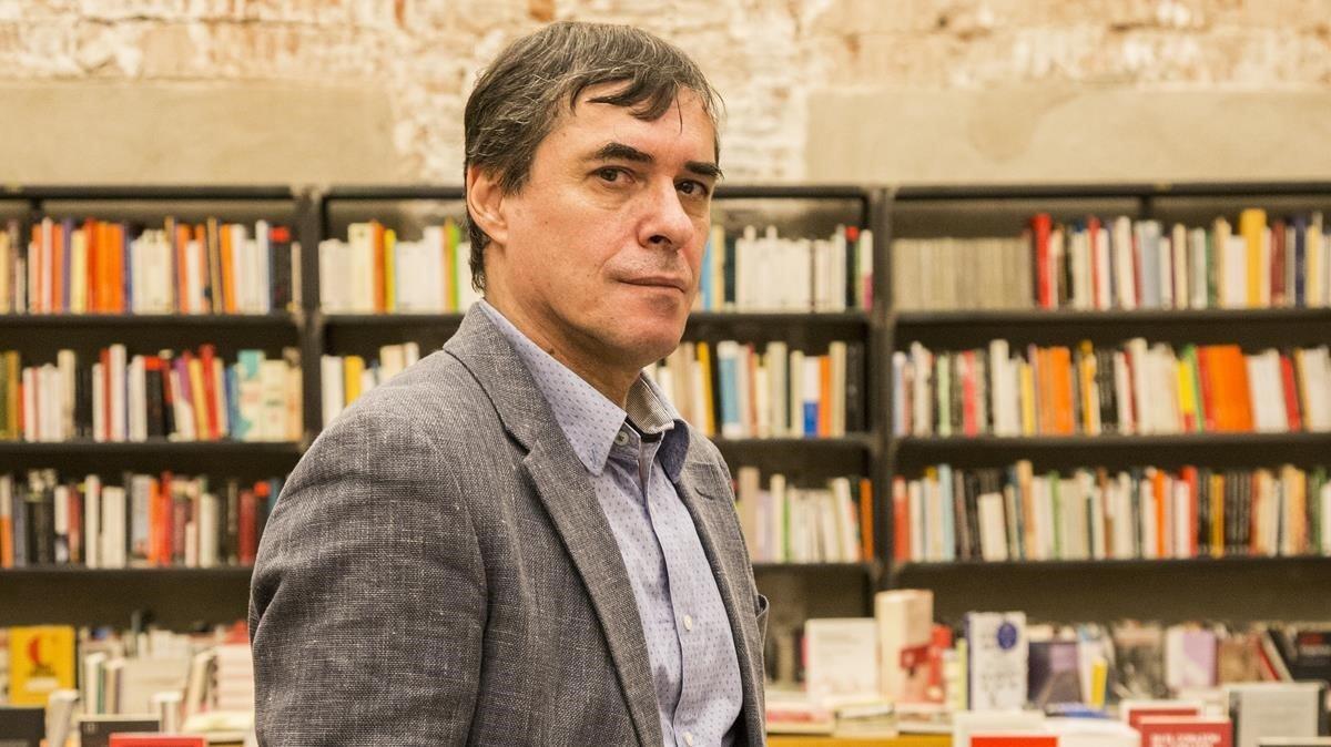 El escritor rumano Mircea Cartarescu, en la librería Calders de Barcelona. 