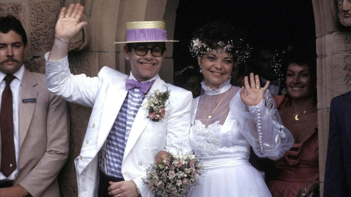 Elton Jhon y Renate Blauel, el día de su boda, en 14 de febrero del 1984.