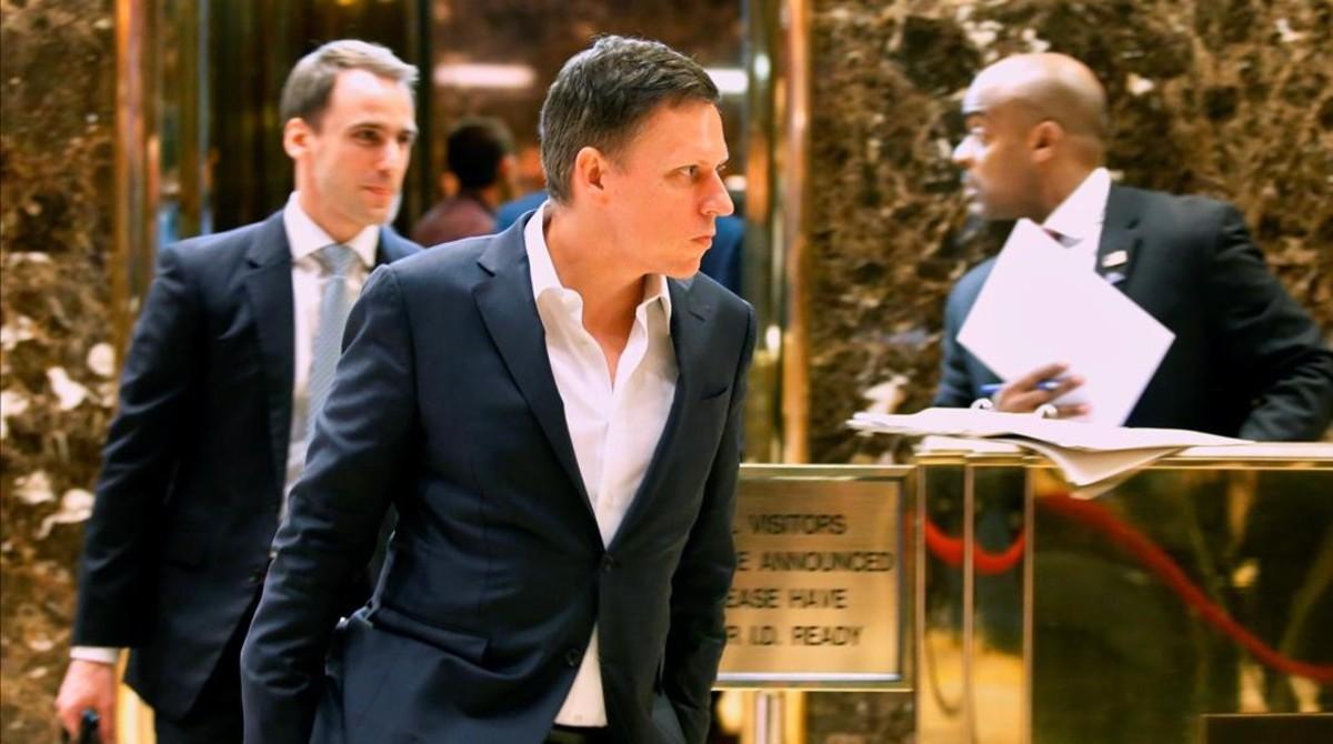 Peter Thiel, inversor de Facebook y asesor de Trump, sale de la Trump Tower, el pasado miércoles.