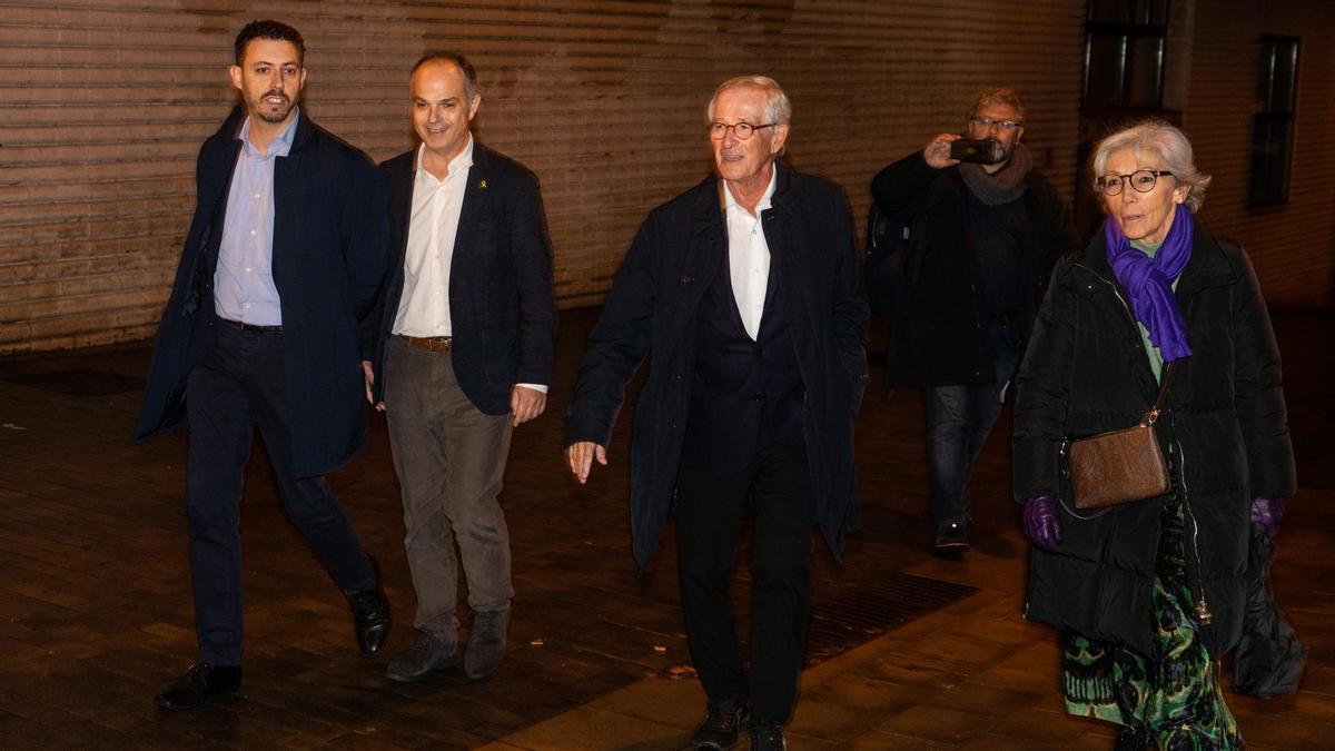 Xavier Trias anuncia que se presentará ante las autoridades municipales para recuperar la alcaldía de Barcelona Xavier Trias anuncia que se presentará ante las autoridades municipales para recuperar la alcaldía de Barcelona
