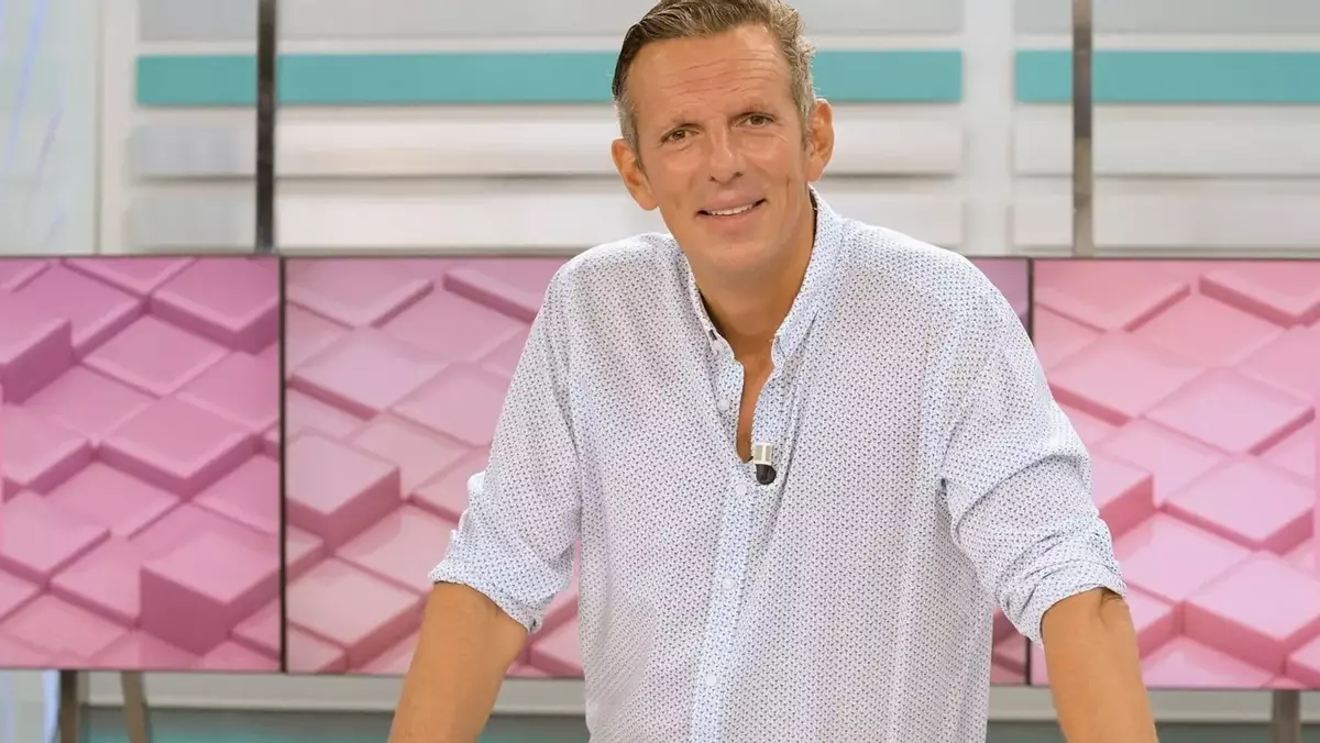 Mediaset elige nueva presentadora de 'Cuatro al día' y Joaquin Prat arranca  ya en 'Ya es mediodía'
