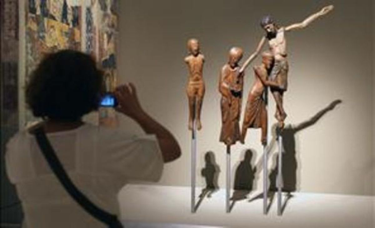 Una de las salas del MNAC dedicadas al arte románico. Una de las salas del MNAC dedicadas al arte románico.