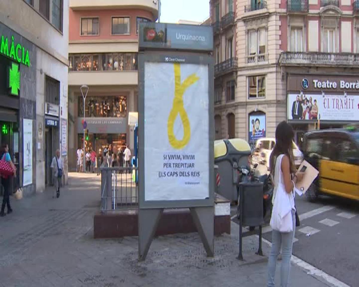 Una 'soga' a Barcelona amb missatge: "Si vivim, vivim per trepitjar els caps dels reis"