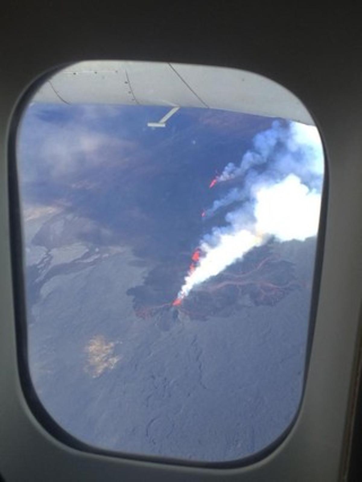 Fotografía del momento en el que el avión sobrevolaba el volcán islandés Bardarbunga 