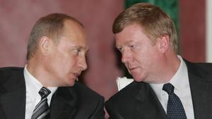 Putin conversa con Chubáis, hospìtalizado en un país europeo aquejado de una rara enfermedad neurológica. 