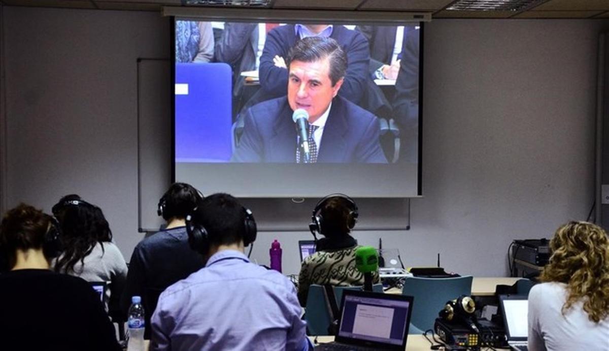 Imagen de Jaume Matas durante su declaración, en el monitor instalado en la sala de prensa de la Escuela Balear de Administración Pública de Palma para seguir el juicio del ’caso Nóos’.