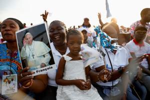 El Papa pide "romper el círculo de la violencia" en una misa multitudinaria en Kinsasa