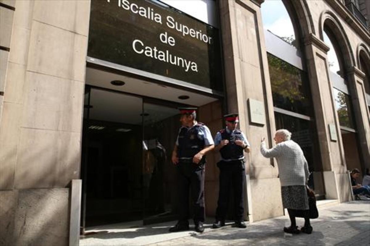 CONTROVERSIA Dos Mossos ante la Fiscalia Superior de Catalunya.
