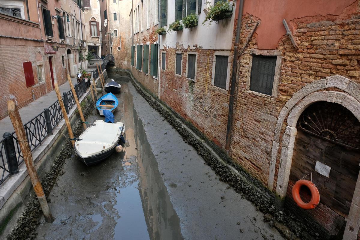 Marea muy baja en Venecia