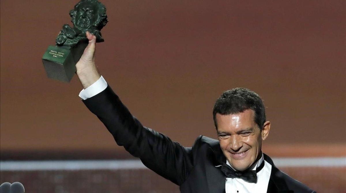 El actor Antonio Banderas recibe el Goya al mejor actor protagonista por su trabajo en Dolor y Gloria. El actor Antonio Banderas recibe el Goya al mejor actor protagonista por su trabajo en Dolor y Gloria.