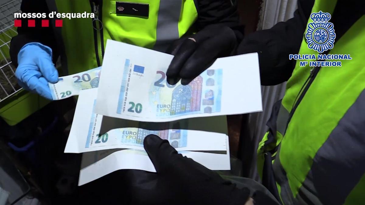 Detenido un clan familiar que distribuyó más de 100.000 euros en billetes falsos en Catalunya | VÍDEO