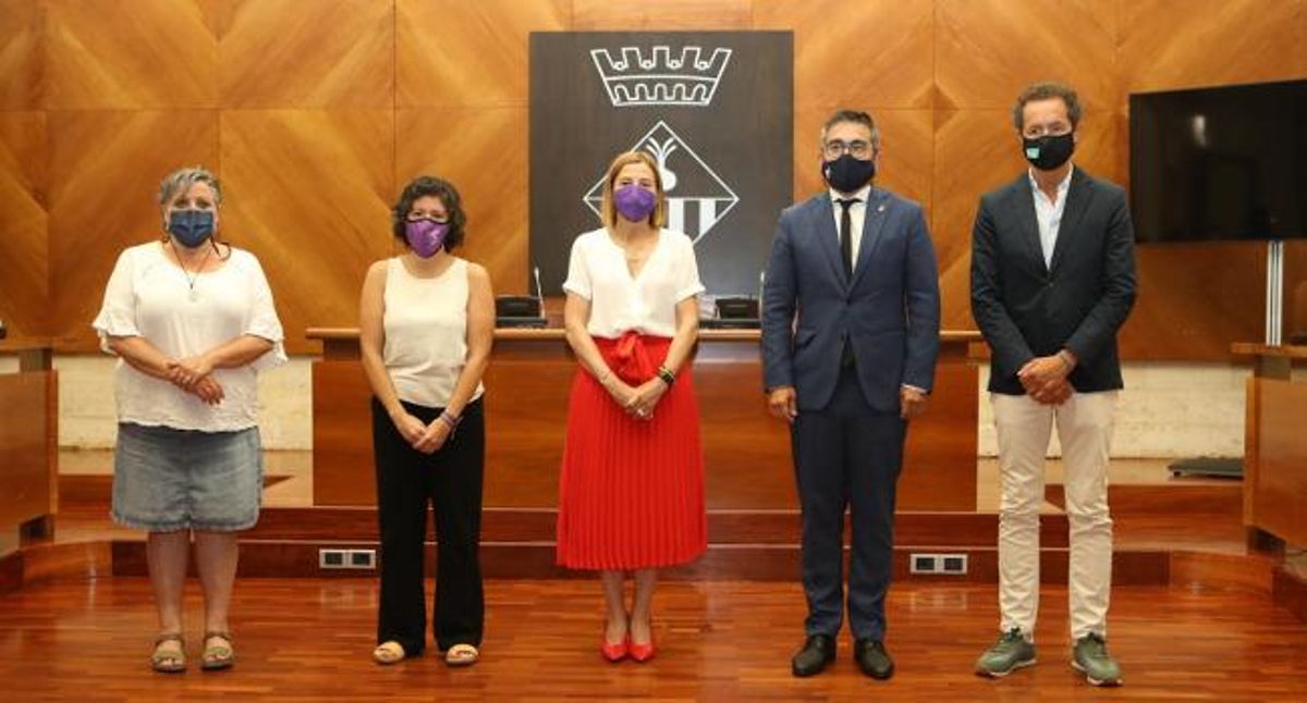 La expresidenta del Parlament de Catalunya ha sido recibida con honores a pesar del plantón del PSC La expresidenta del Parlament de Catalunya ha sido recibida con honores a pesar del plantón del PSC