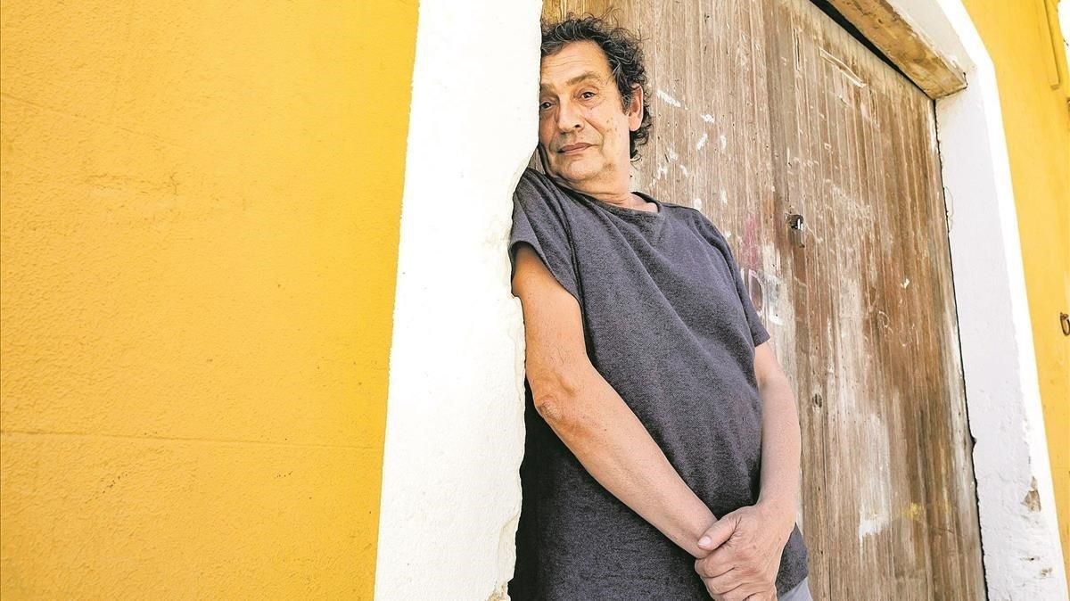 Agustí Villaronga: «M'he posat a rodar com a acte de rebel·lia» Agustí Villaronga: «M'he posat a rodar com a acte de rebel·lia»