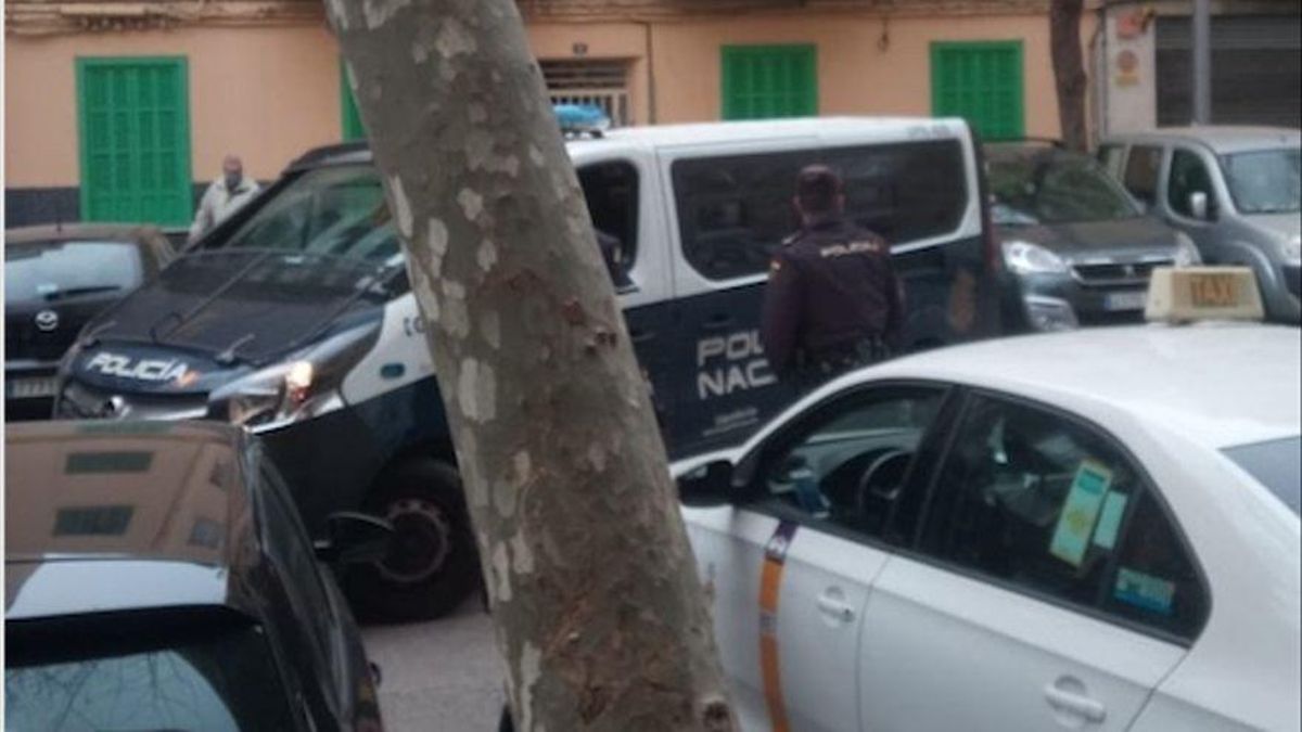 Furgón de la Policía Nacional. Furgón de la Policía Nacional.