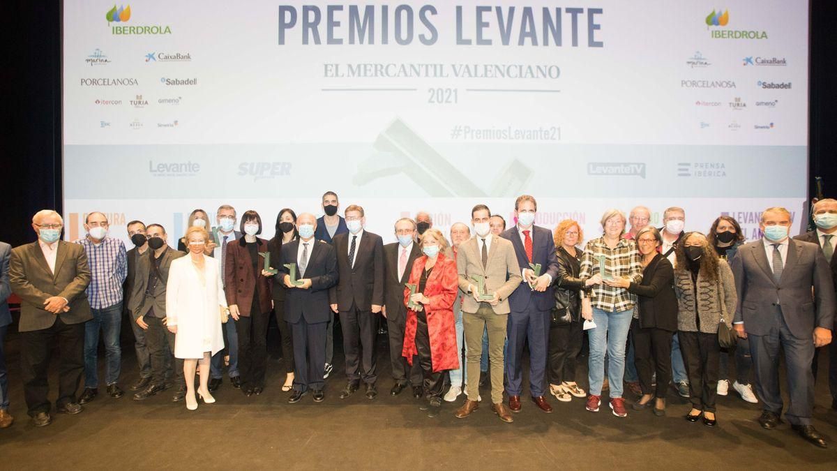 Los ganadores en las diferentes categorías de los premios Levante-EMV 2021. Los ganadores en las diferentes categorías de los premios Levante-EMV 2021.
