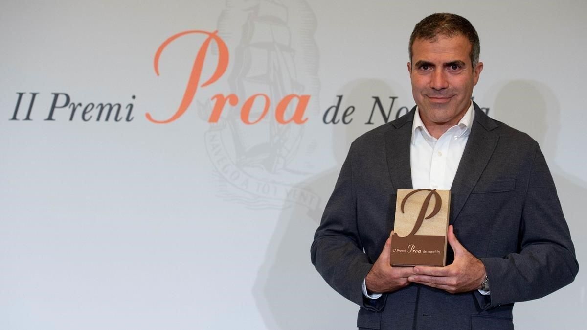 Francesc Serés guanya el premi Proa amb una novel·la «contemporània i de proximitat» Francesc Serés guanya el premi Proa amb una novel·la «contemporània i de proximitat»