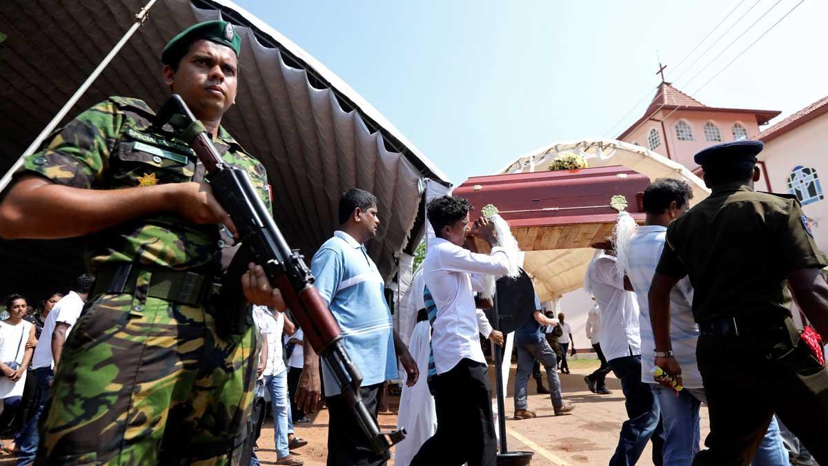 Las autoridades de Sri Lanka siguen alerta ante la posibilidad de más ataques.